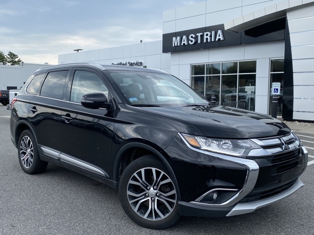 Pre-owned 2018 Mitsubishi Outlander Sel 4wd 4d Sport Utility